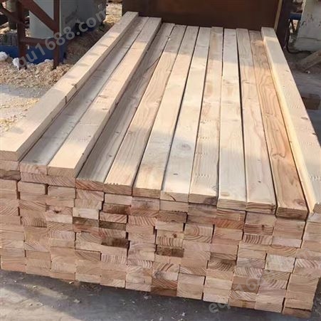 亿展木业松木木方材质工程方木 四面抛光不开裂规格定制